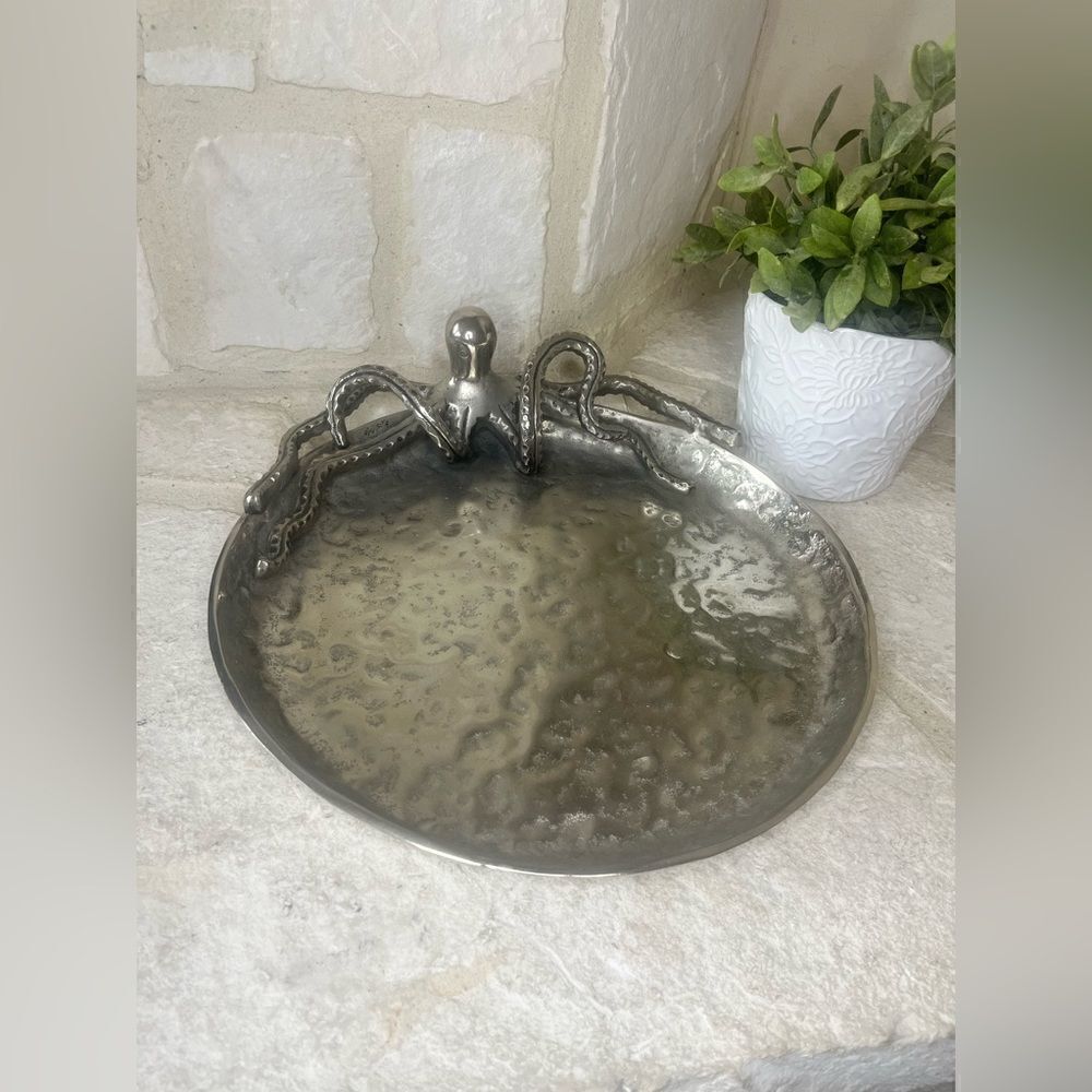 Octopus sever ware/platter silver hammered finished